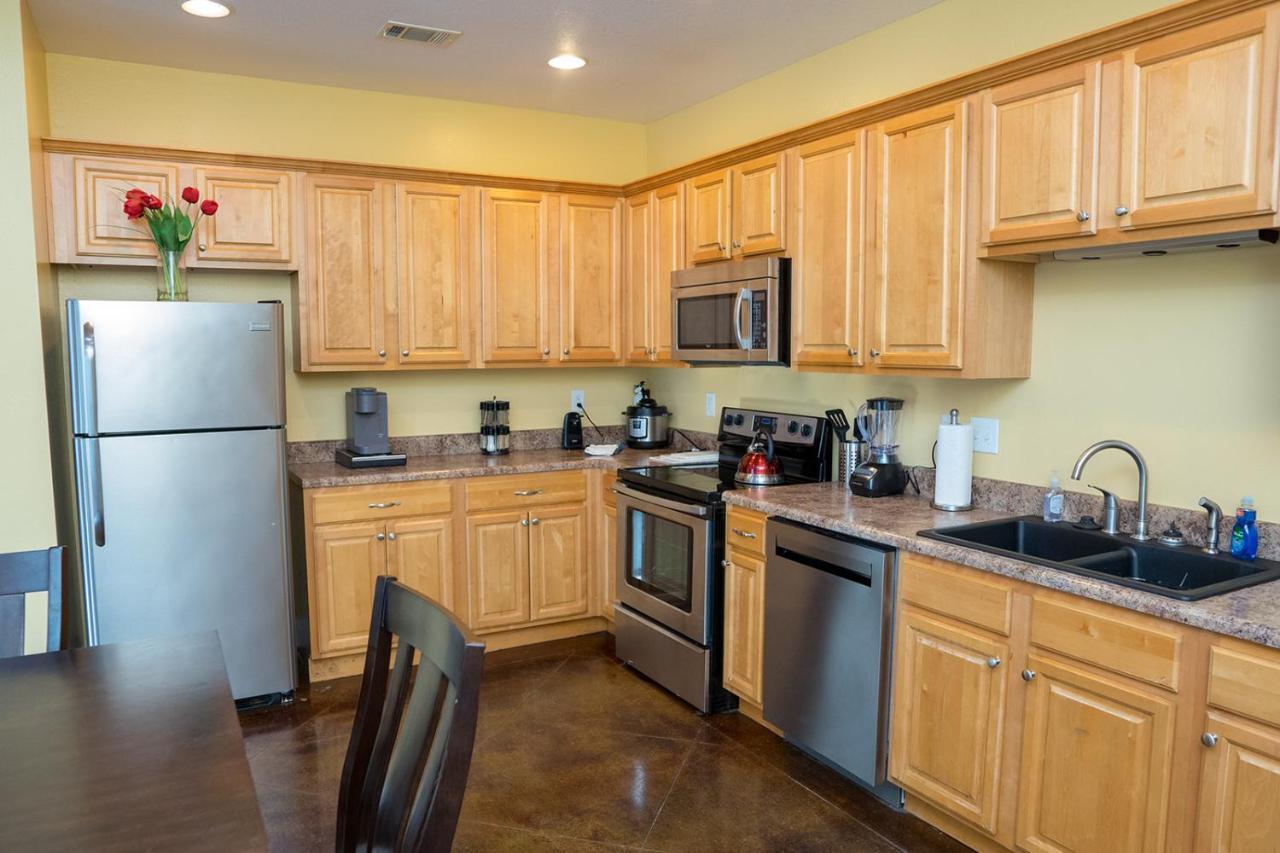 Serene 3Br Apartment 4Tvs Free Wi-Fi & Parking -E- มอสส์พอยท์ ภายนอก รูปภาพ