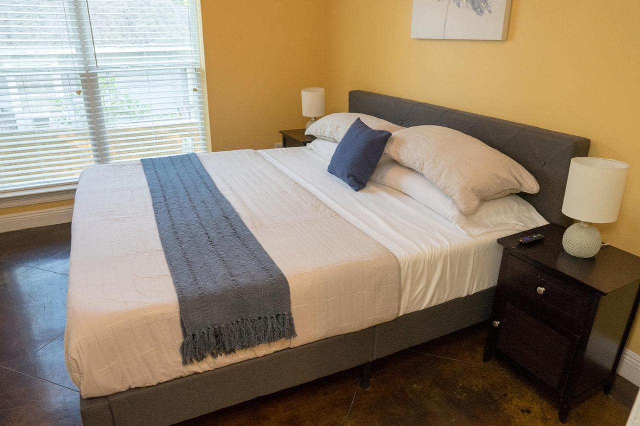 Serene 3Br Apartment 4Tvs Free Wi-Fi & Parking -E- มอสส์พอยท์ ภายนอก รูปภาพ