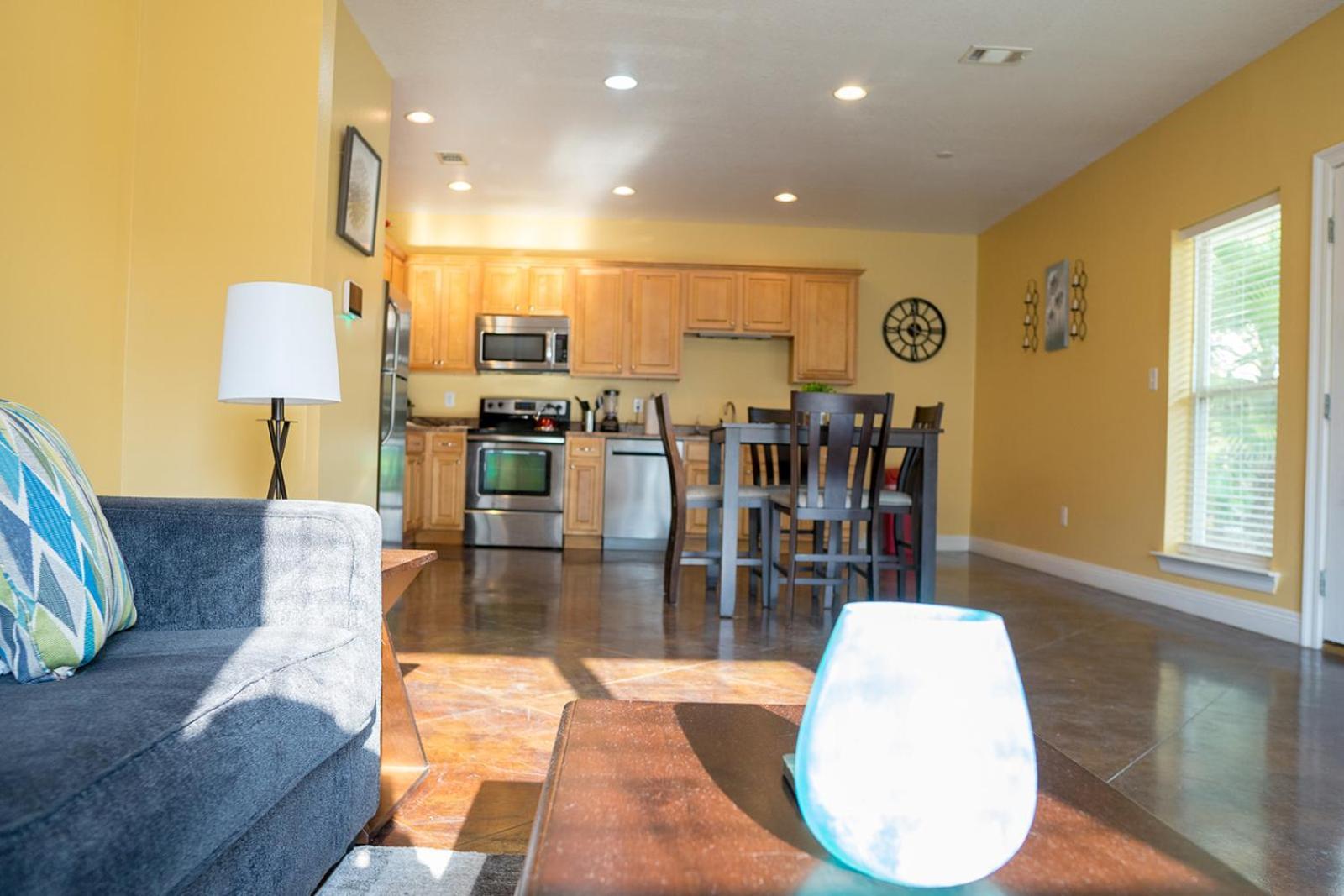 Serene 3Br Apartment 4Tvs Free Wi-Fi & Parking -E- มอสส์พอยท์ ภายนอก รูปภาพ
