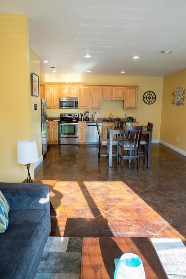 Serene 3Br Apartment 4Tvs Free Wi-Fi & Parking -E- มอสส์พอยท์ ภายนอก รูปภาพ